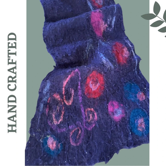 Hand Crafted Felted Wool Scarf metallic Gold Thread Purple  Red Pink Blue - Picture 4 of 4